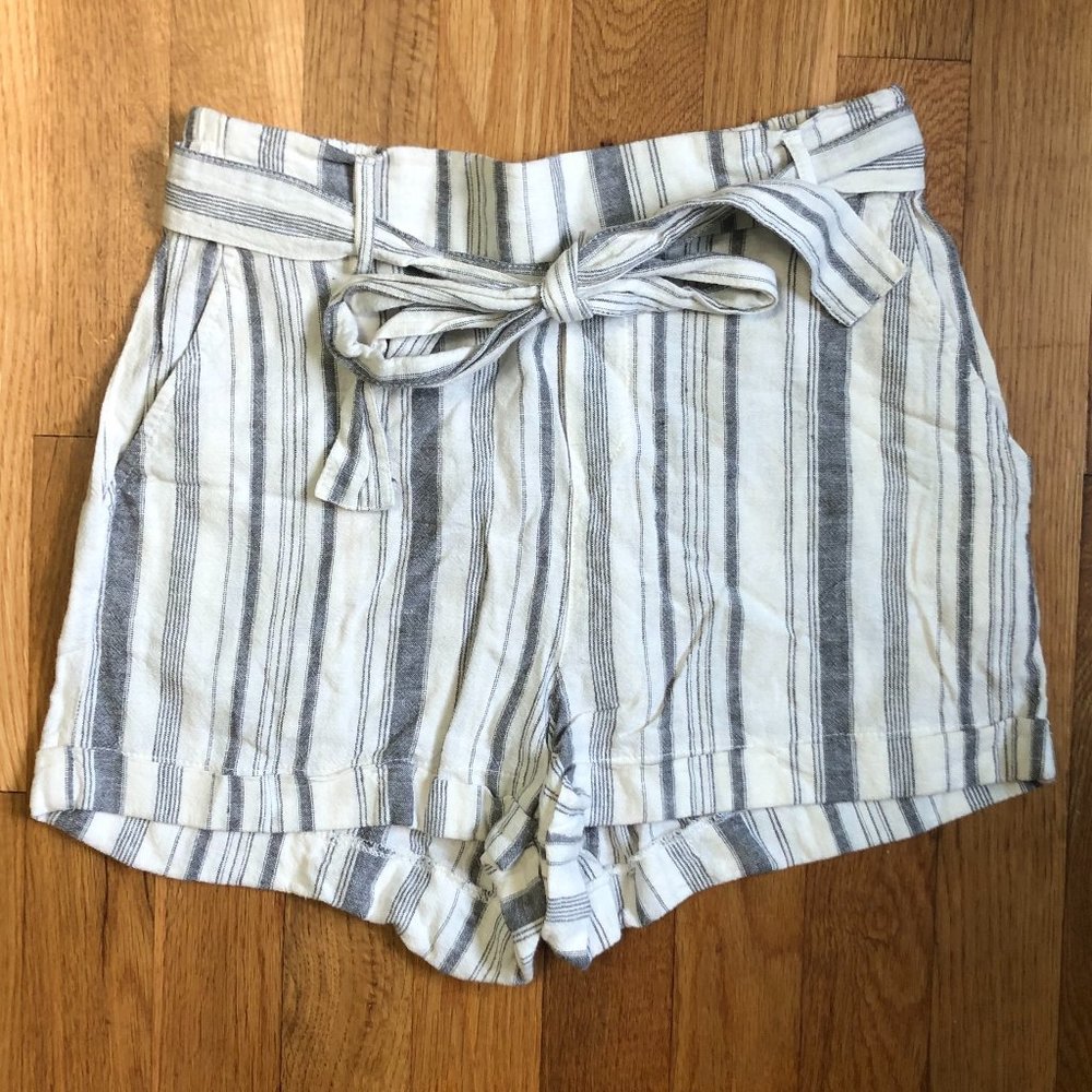 Striped Shorts with Bow Belt- White & Gray